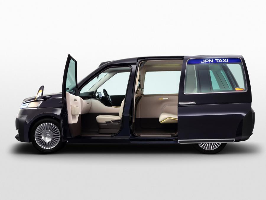  Toyota JPN Taxi Concept 2013 года  (фото 20 из 37)